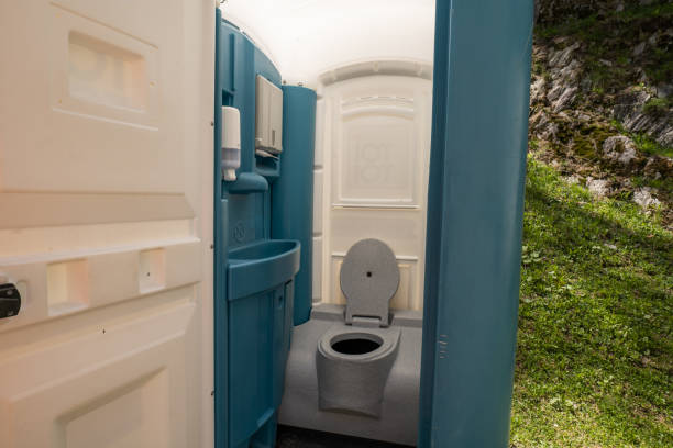Best Portable bathroom rental  in Arkansas City, KS
